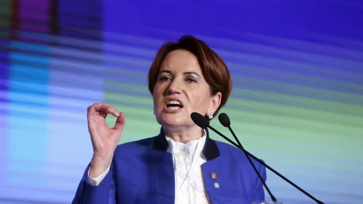 Meral Akşener (Altılı Masa'ya):

'Bundan sonra size hayatta başarılar diliyorum.'