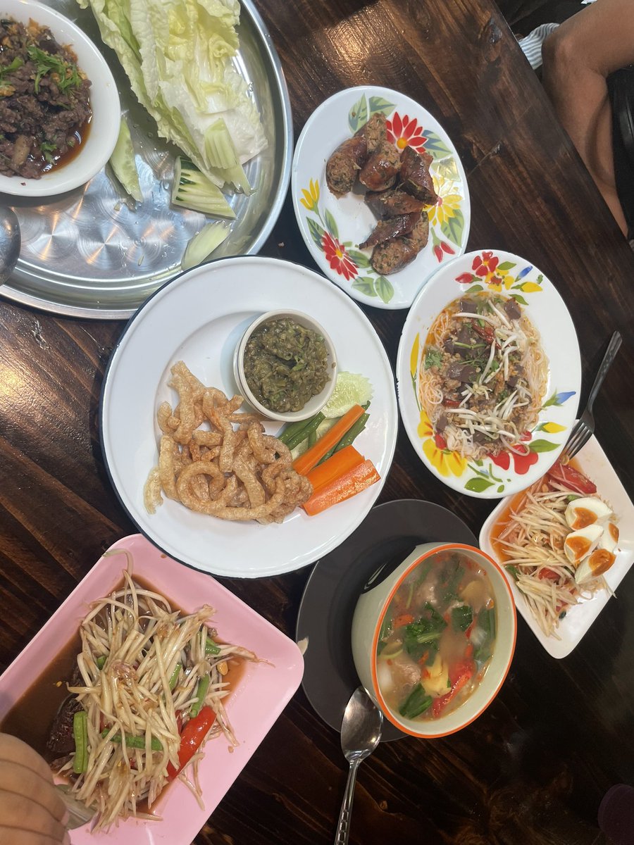tangmo_iptm's tweet photo. #เชียงใหม่  #แคปชั่น https://t.co/POkF9O9Dx7
