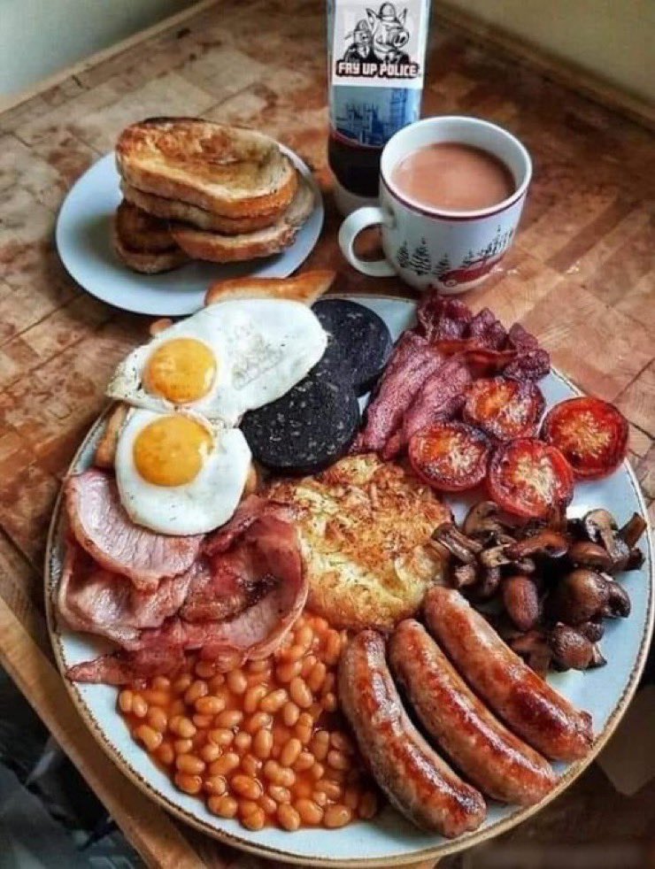 Bettsandson's tweet photo. @e_sequin Merry Old England https://t.co/BfF9rZGwcP