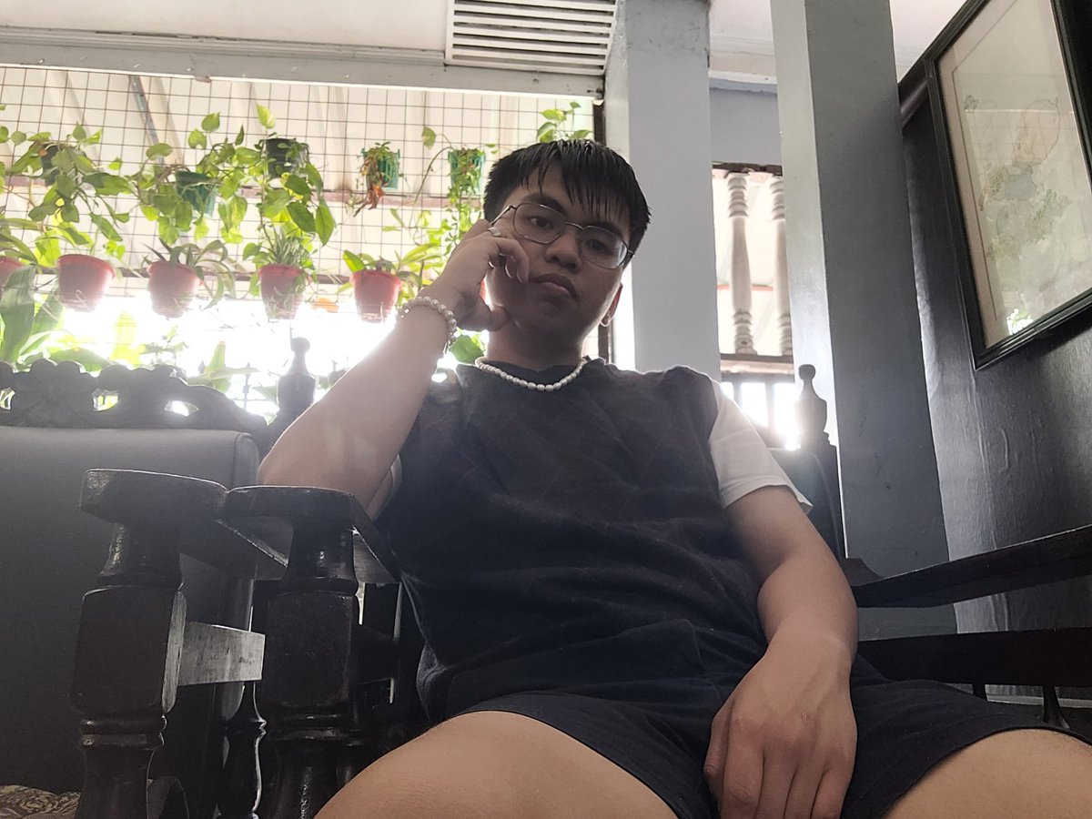 I literally have no idea what the FUCK to caption this but mf it's so hot here