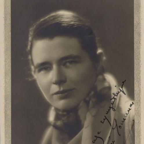 GreceHebdo's tweet image. 📚Marguerite #Yourcenar (1903-1987) a été influencée  par la civilisation #grecque #antique mais aussi la #Grèce moderne des années 1930. 
❗️Le mythe a été une source inépuisable d'inspiration pour la grande #écrivaine.
📖Lire plus sur #grecehebdo 👇
grecehebdo.gr/culture/lettre…