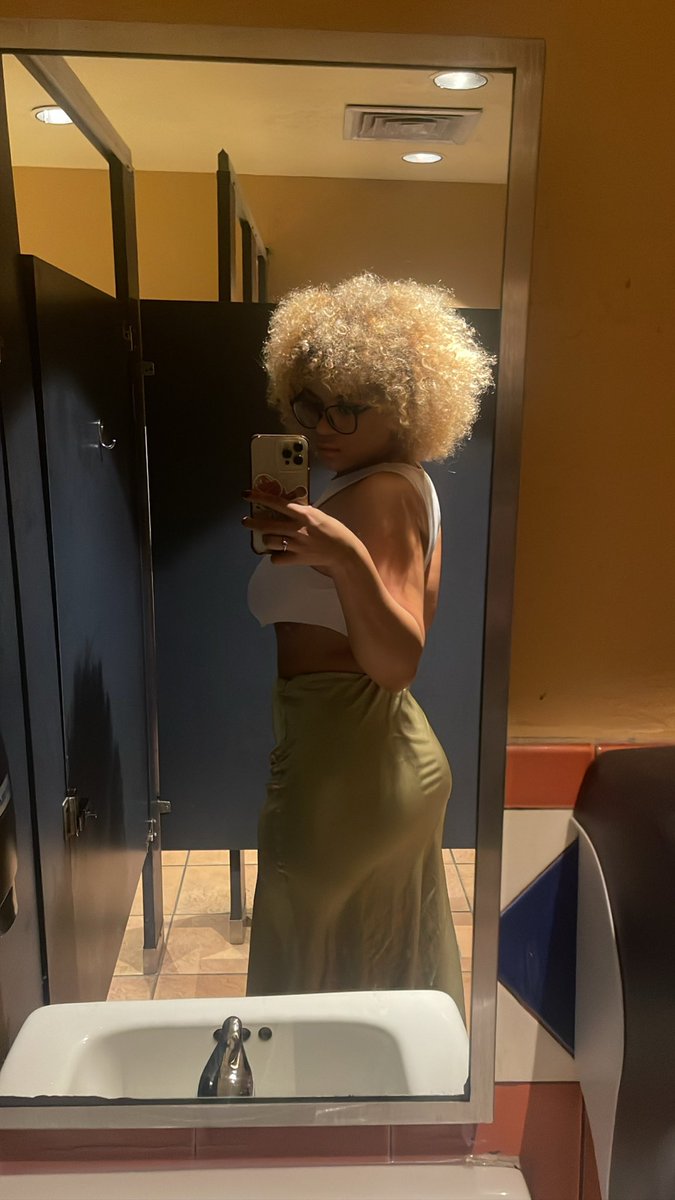 Peachbananafart on Twitter: "Lub and kithes