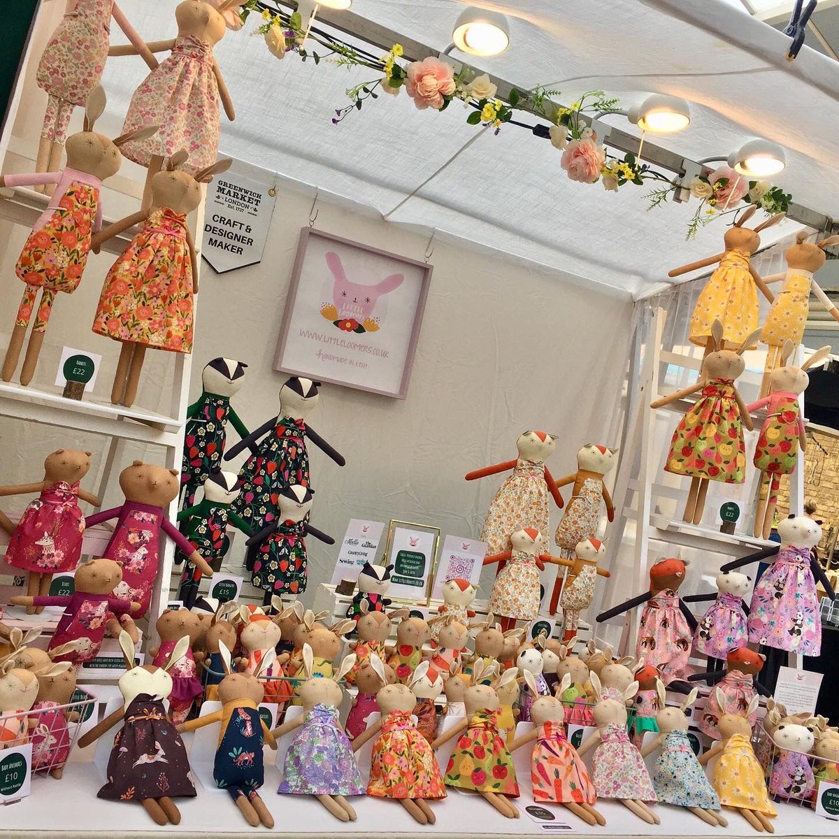 LittleLoomers's tweet photo. Happy #shopindependantday 
We are all set up @greenwichmkt full of lots of wonderful handmade designer makers, the perfect place to shop small for shop independent day 🥰
#shopsmall #UKGiftHour #UKGiftAM #handmadegifts https://t.co/innZilmi0D