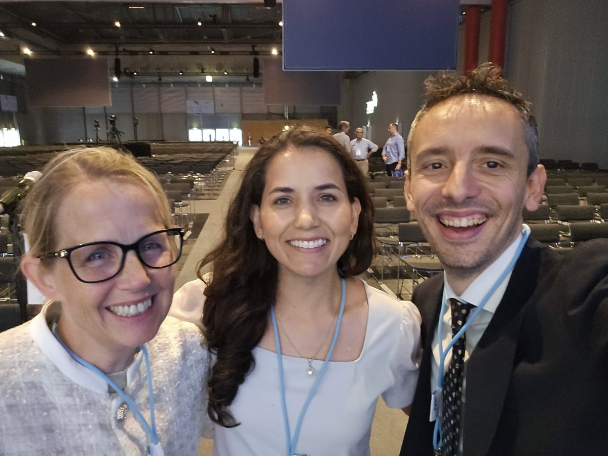 Transplant oncology session with intriguing topics
🔸️Neoadjuvant therapy pre transplant
🔸️Role of immune check pt inhibitors
🔸️Transplant for cholangiocarcinoma➕️metastatic Colorectal cancer
Best part: catching up with @JulieHeimbach➕️@DJPinato
afterwards. #EASLCongress