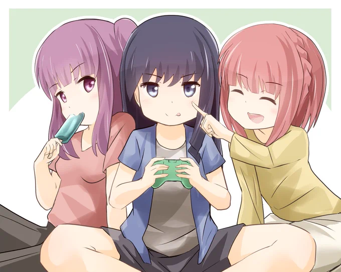ゲームに夢中むっちゃんを観察中  綾香「すごい集中力よね。話しかけても反応しないし」 愛花「ほっぺ、ぷにぷにしてみよー」  睦海「…むっ、やめれ」  綾香&愛花「しゃべった」  #アリスギアお絵かき
