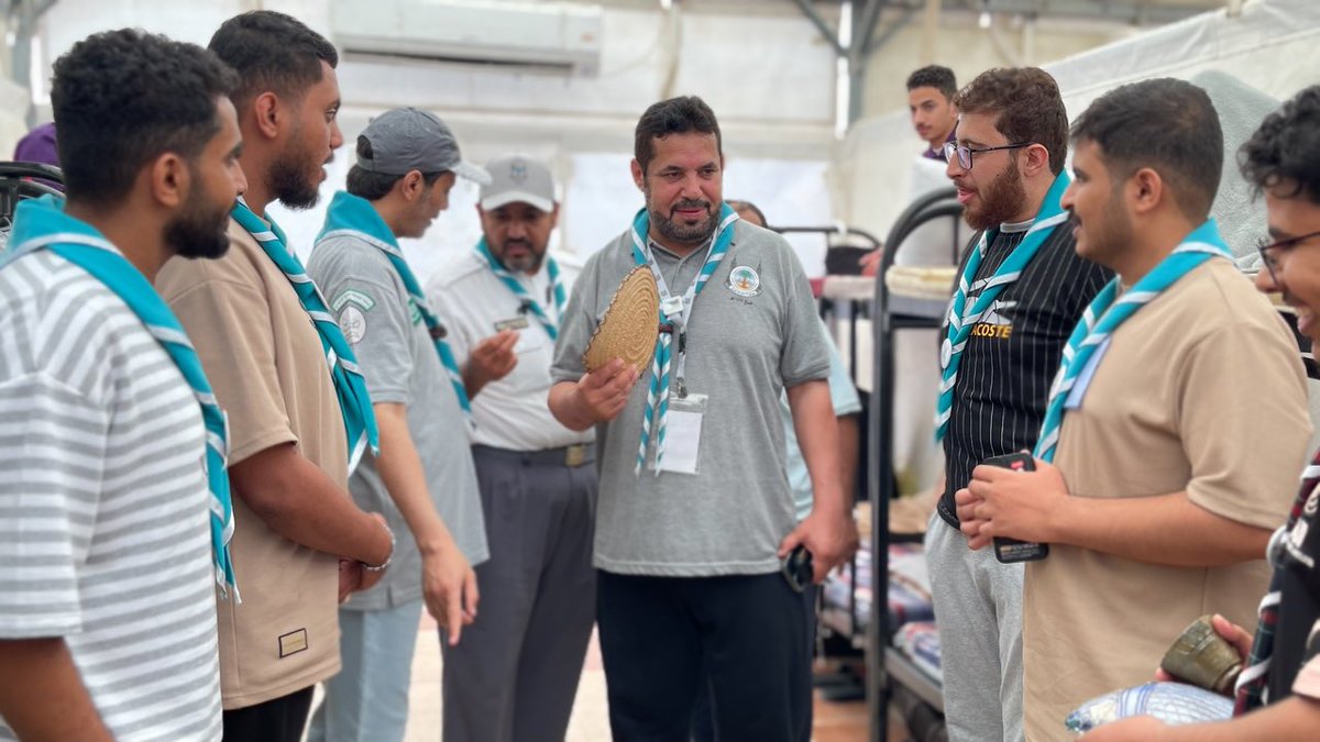 kltsh2019's tweet photo. زيارة قيادة #المعسكر لجوالة #جمعية_التنمية_بالشقيق بعد تميزهم في الزياره الصباحية https://t.co/6OXy0NGd1w