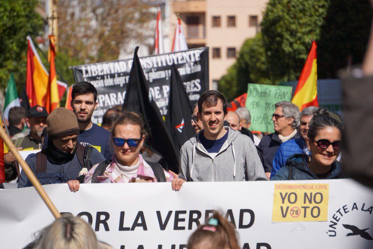 De camino a Madrid, por la Libertad Política Colectiva. #YoNoVotare #YoNoVoto #Despierta #DEP78 #LibertadColectiva #EspañaSinColores #DesobedienciaCivil #Ruptura78 #StopAgenda2030 #AbstencionActiva #AbstencionActiva23j #YoNoVoto23j