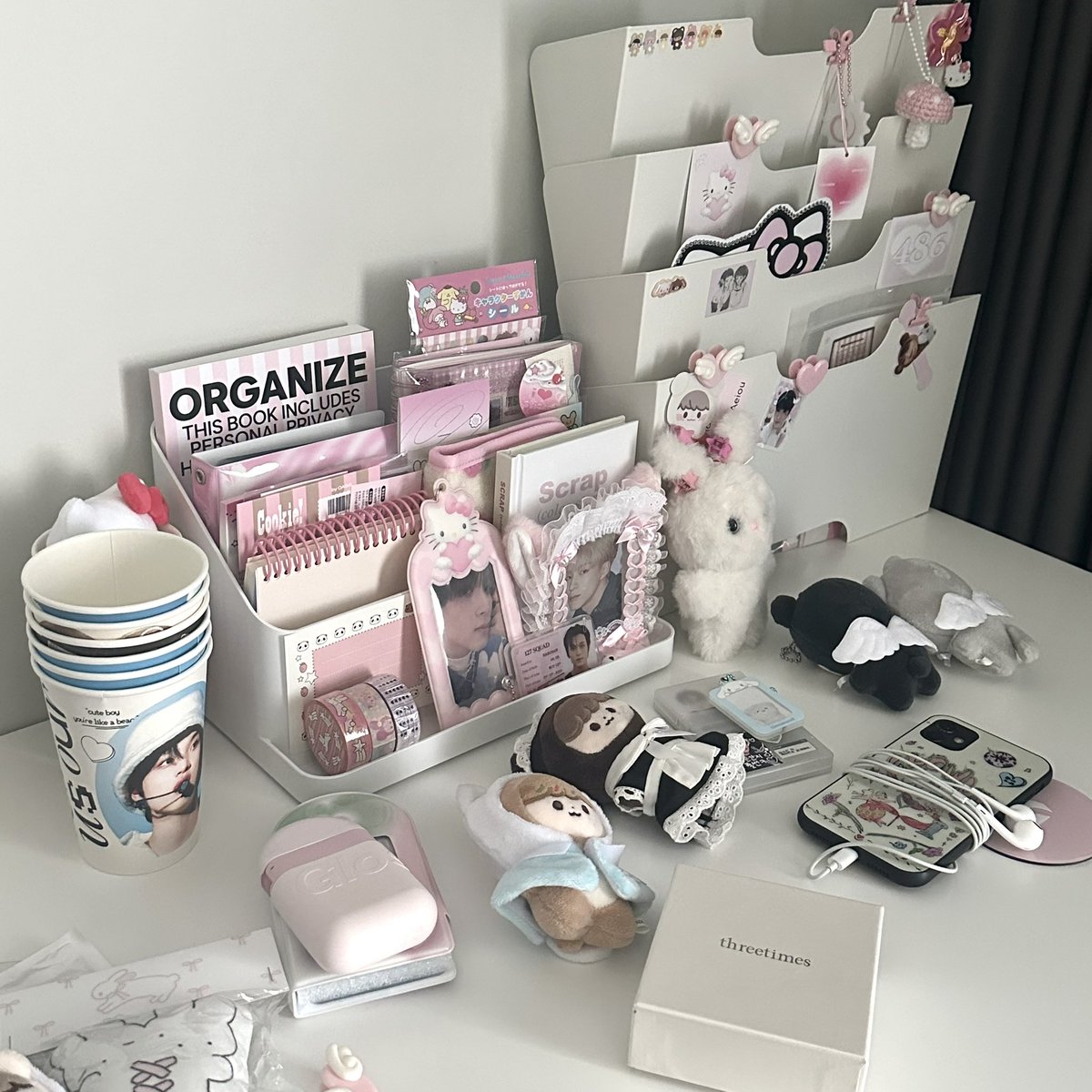 desk updated … 💗🧘🏻‍♀️ ₍🎀 ⺣̤͓ ₎ .ᐟ