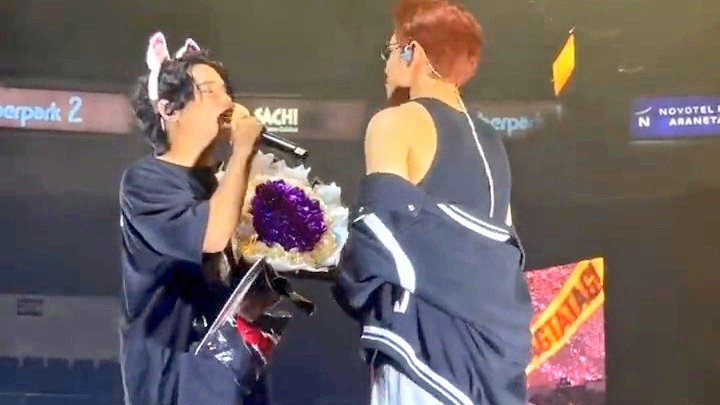 stelljunpics's tweet photo. #stelljun layag in pagtatag con day 1 – a thread 💌

SB19 MNLCONCERT DAY1 
@SB19Official #SB19
#PAGTATAGWorldTourManila https://t.co/UfODUv1OR0