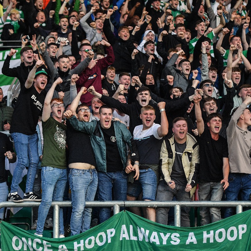 ShamrockRovers's tweet photo. Attention turns to Monday and a 𝐦𝐚𝐬𝐬𝐢𝐯𝐞 top of the table clash with Derry City 👊

Your support spurs us on, and with another crucial three points up for grabs, 𝐰𝐞'𝐥𝐥 𝐧𝐞𝐞𝐝 𝐲𝐨𝐮 right behind us again 🥁

#TheTopTwo in Tallaght. Don't miss it. 𝐁𝐞 𝐓𝐡𝐞𝐫𝐞.