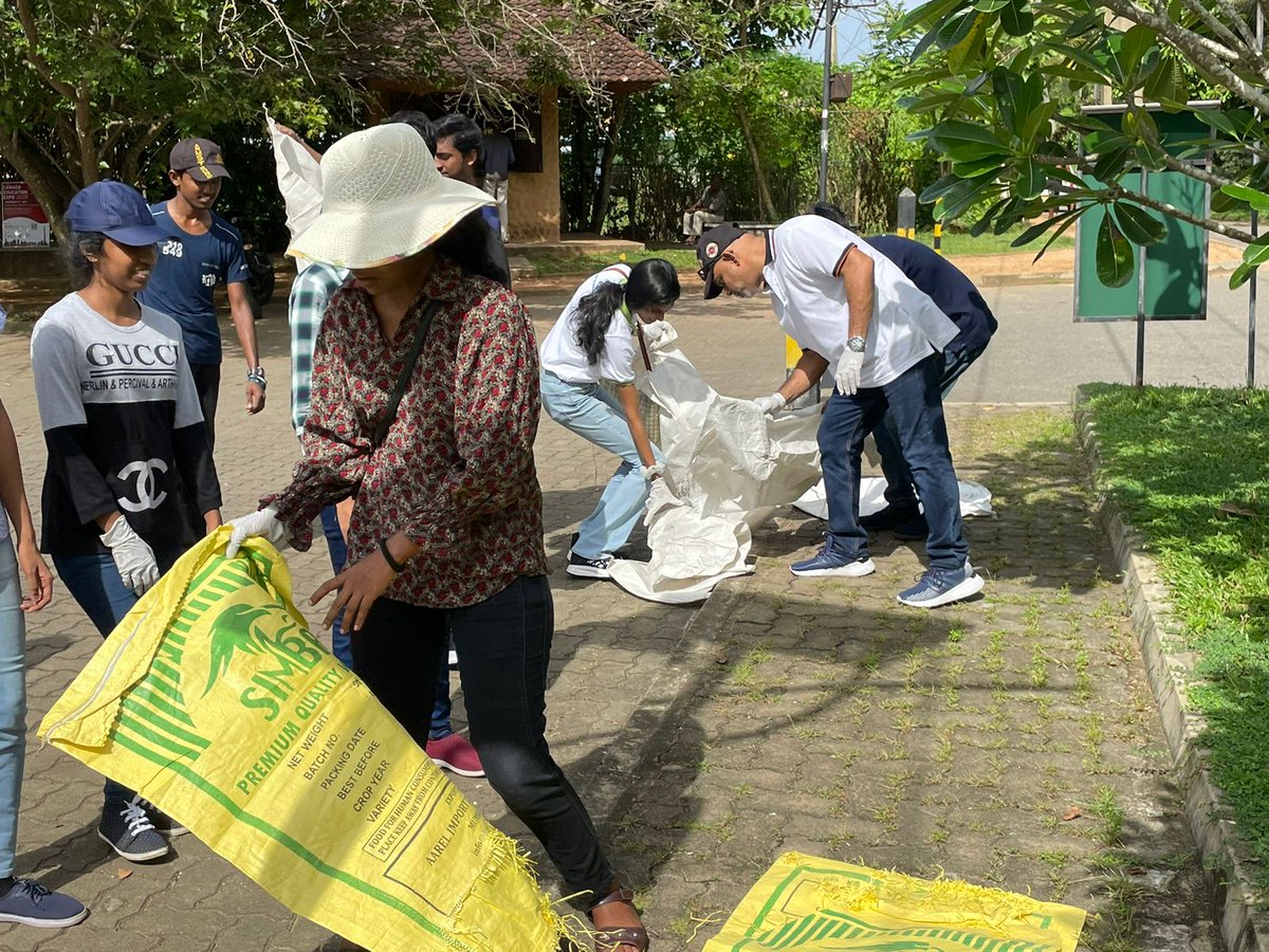 À l’approche de la #FêteduCanada, nous nous sommes joints au conseil des entreprises Sri Lanka-Canada et @ZeroPlastic pour promouvoir l'importance de l'élimination des plastiques pour un #environnement #durable. Faisons notre part pour créer un avenir plus vert. 🌍