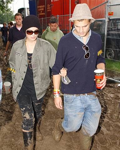 Throwback 18 years (24/06/2005) when Jamie attended the Glastonbury Festival with Keira Knightley
#JamieDornan #KeiraKnightley #Glastonbury