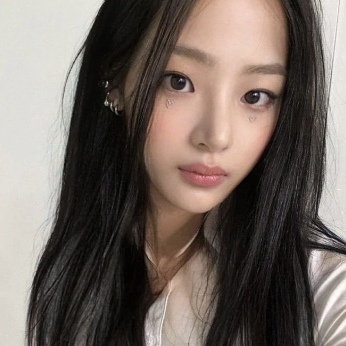 hi! I'm ely (e-li) and I'm looking for interactive filo #moots from any fandom

❀ minor, she / her, filo
❀ not new to #stantwt &amp; #kpoptwt 
❀ enha, nj, and le ssera are my ult groups 

likes and rts are appreciated !