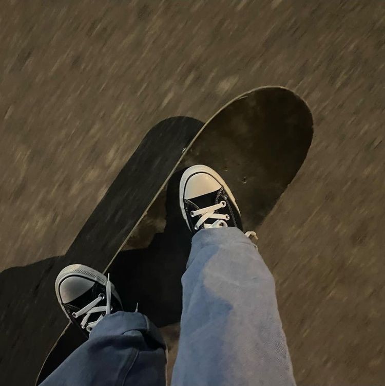 ikenhugo's tweet photo. Trying the other skate, before going to the rink. https://t.co/srD3D8DsdY