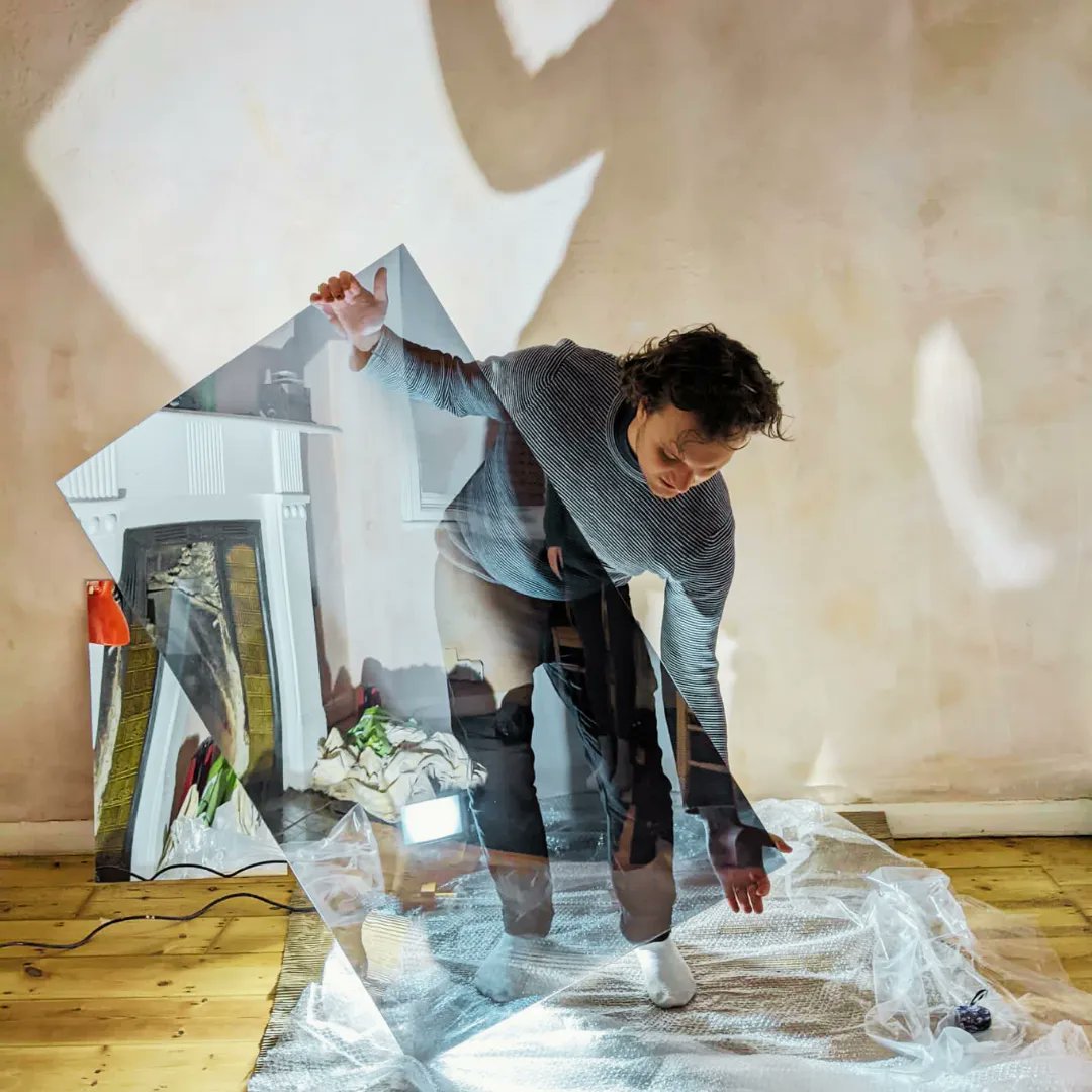 OPENING THIS WEEK 😱 One Way Mirror

A man lives with a one way mirror in his front room. He's seen 3 fights, 4 messy snogs and 1 genuine divorce. Or has he? 

This funny, interactive story by @Jon_W_Oldfield explores the art of people watching.

buff.ly/3NJsfC3