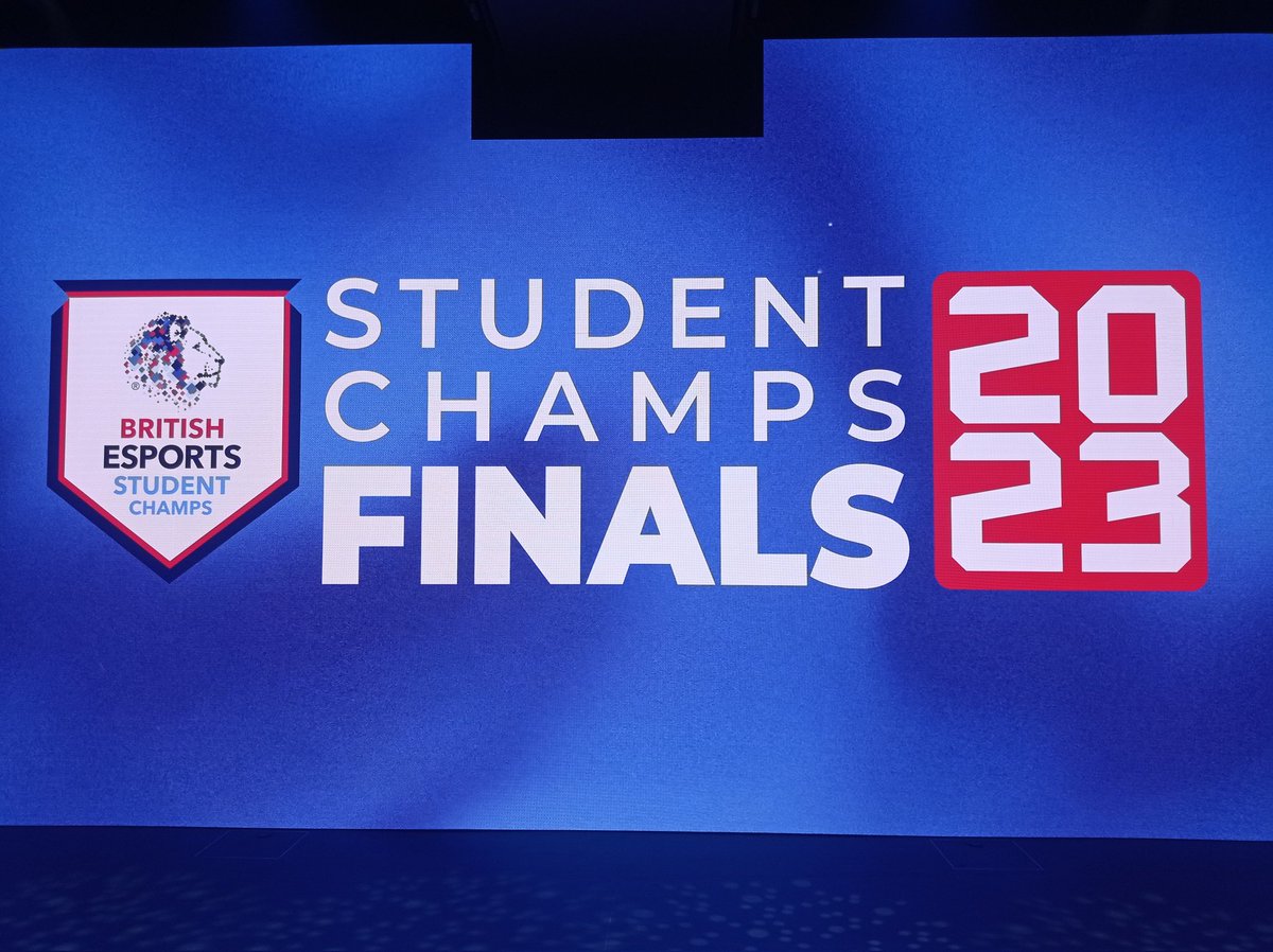 marklestrange's tweet image. Let the games begin!
Sporting the Women in Esports Overwatch team I started last year ... Undefeated -Just Sayin&apos;