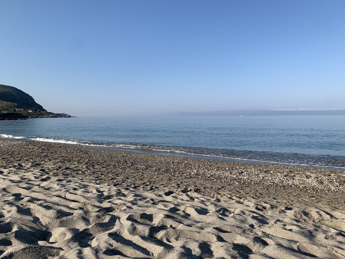JeanSFleming's tweet photo. Greek summer happening now. https://t.co/idXCOcYisl