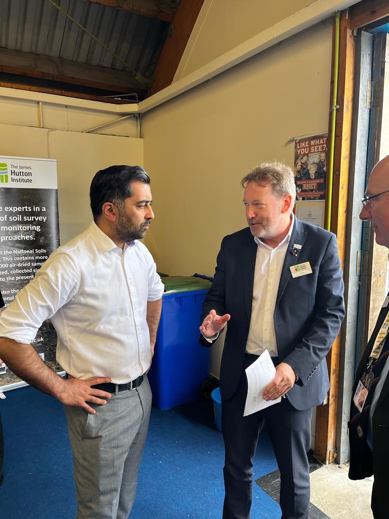 JamesHuttonInst's tweet image. Such a pleasure to welcome the @ScotGovFM to our presence at the @ScotlandRHShow in the @TheRHET tent and to explain how we are increasing understanding amongst our youngest audience on the importance of soil for growing crops. #FoodSecurity #education
