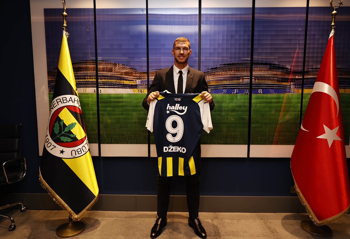 EdDzeko's tweet photo. @Fenerbahce 🇧🇦&amp;🇹🇷🤝💛💙 https://t.co/uwl1AXnE8K