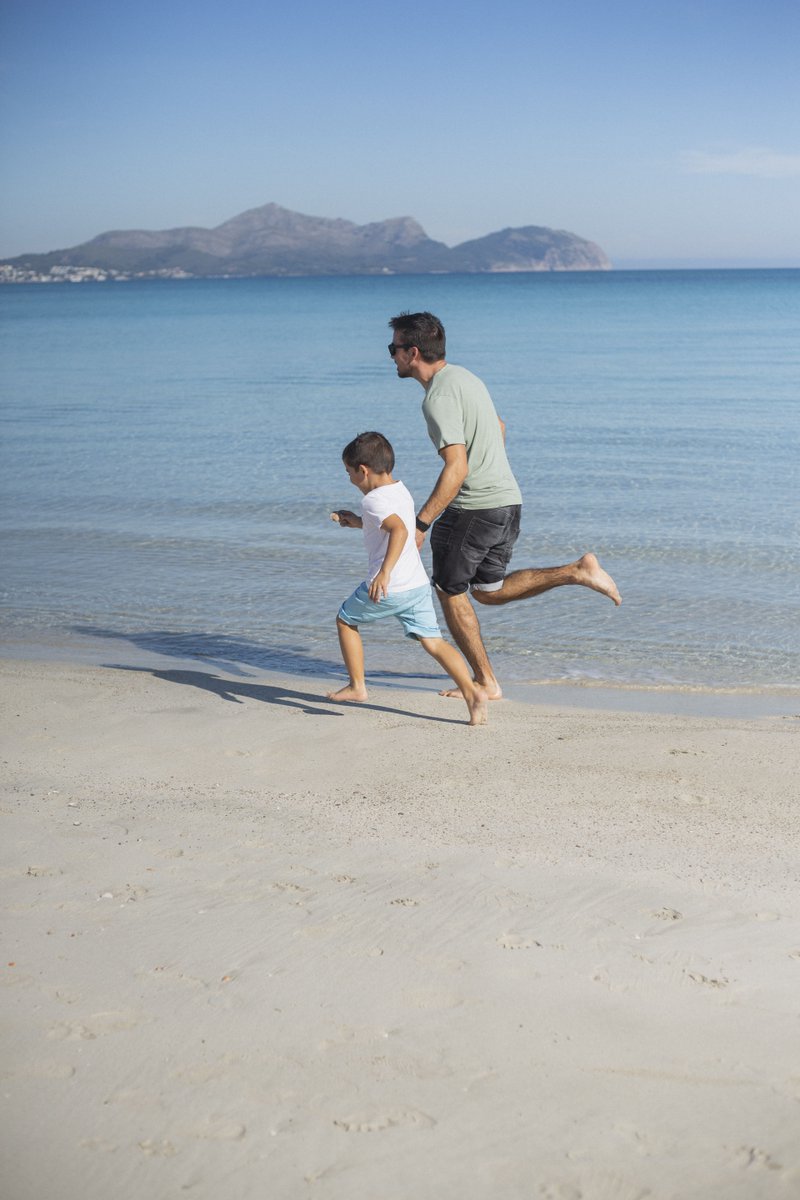 JS_Hotels's tweet photo. One of Mallorca's main attractions in summer is its beaches, and #JSHotels has several hotels located right there. #JSHoritzó, #JSMiramar and #JSCanPicafort are just a few metres away from the beach of Can Picafort, with more than 9 km of fine sand and crystal clear waters. https://t.co/exYlhAswCO