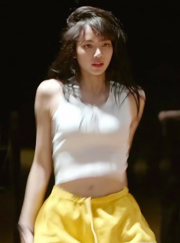 daily lisa pics (@dailylisapix) on Twitter photo 