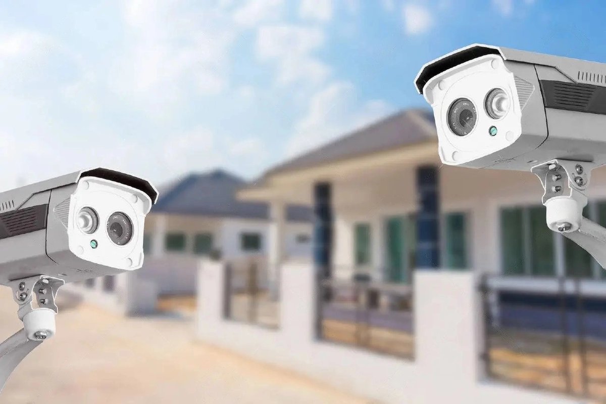 Residential security cameras are essential for enhancing home security and providing peace of mind. These cameras are designed to monitor and record activity in and around residential properties.
#securitycameras  #residentialsecurity