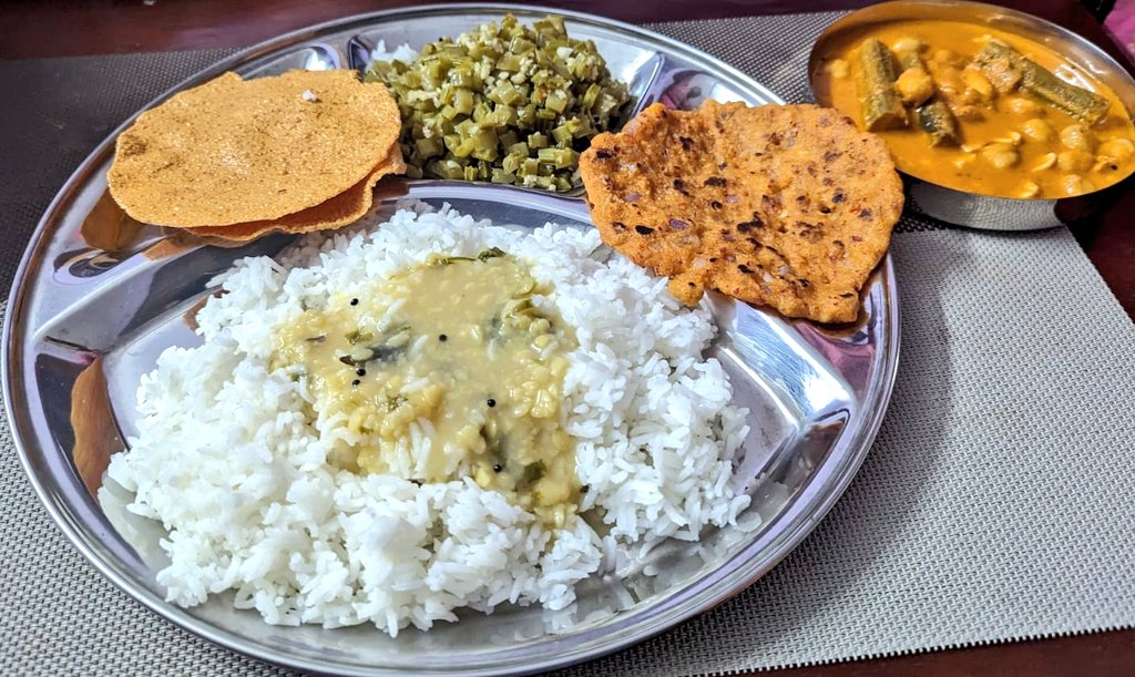 kamathrok's tweet image. When you have a guest at home for lunch , kuch toh karna Banta hein na boss..😀😀In Konkani
Dalitoy, sheeth, papad, mitkesang upkari, SannaPolo, and Soyeebhajjile ghashi.
@ragiing_bull @RanjanMallya @vivekpai01 @sujathapai09 @Shenoy67 @vinayak214 @yogeshgoa 
#gsbcuisine#soulfood
