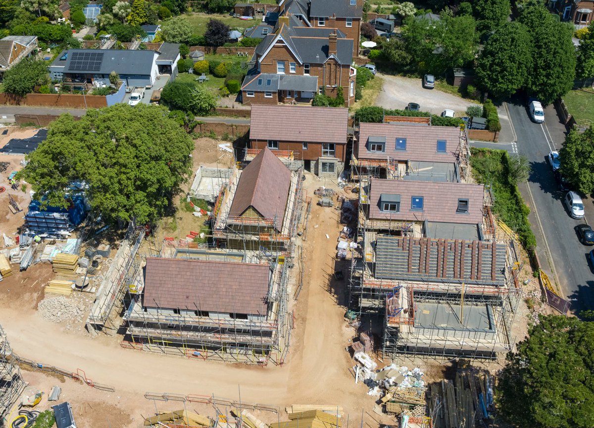 🚧 Our construction team are making tremendous progress at our Rolle Gardens development in Exmouth, Devon. 6/10 houses are now roofed and almost ready to be fitted out. The new build apartments are due to be completed by the end of the year. #propertydeveloper