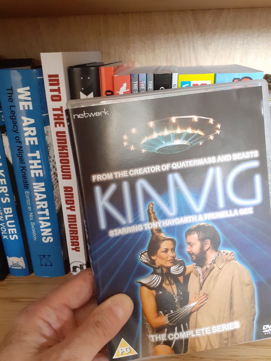Finally ticked KINVIG off the #NigelKneale watchlist.
And it was... bonkers, but still often funny. There was definitely a good story hiding inside it, but I reckon a different format to *hilarious* sitcom would’ve been better.
Plus: great booklet by Kneale expert @MrGeetsRomo.