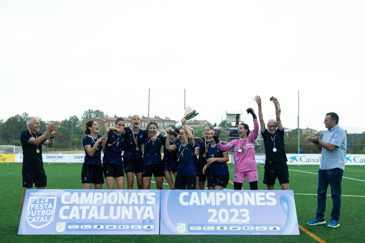 SantCugatCreix (@santcugatcreix) on Twitter photo ⚽️ L'equip cadet femení de futbol 7 del <a href="/FutbolJuniorFC/">Futbol Junior</a> fa història i guanya el Campionat de #Catalunya sense perdre cap partit!
👏 Felicitats campiones!
📷 <a href="/FCF_CAT/">Federació Catalana de Futbol</a> .
🔗 rdra.es/94c9cd .
#SantCugat <a href="/marcos_hofmann/">Marcos Hofmann</a> <a href="/SalvadorFontRE/">Salvador Font</a> <a href="/mpermanyer/">Marc Permanyer</a> <a href="/ClubJunior1917/">Club Junior</a> ⚽️ L'equip cadet femení de futbol 7 del <a href="/FutbolJuniorFC/">Futbol Junior</a> fa història i guanya el Campionat de #Catalunya sense perdre cap partit!
👏 Felicitats campiones!
📷 <a href="/FCF_CAT/">Federació Catalana de Futbol</a> .
🔗 rdra.es/94c9cd .
#SantCugat <a href="/marcos_hofmann/">Marcos Hofmann</a> <a href="/SalvadorFontRE/">Salvador Font</a> <a href="/mpermanyer/">Marc Permanyer</a> <a href="/ClubJunior1917/">Club Junior</a>