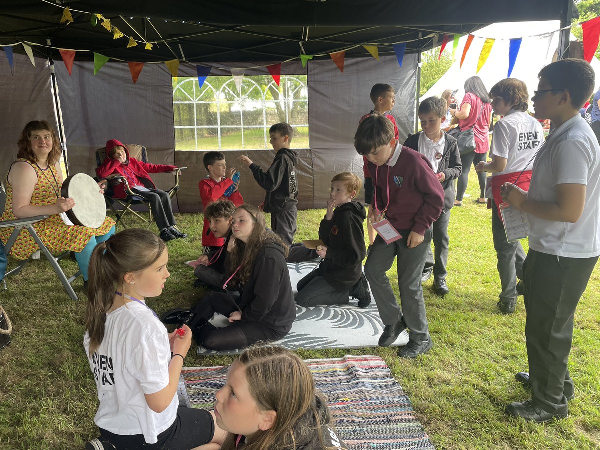 Great day yesterday at @CarnockPS Book Festival. So well organised and well supported by the local community. Loved reading my favourite books to primaries 1 and 2.