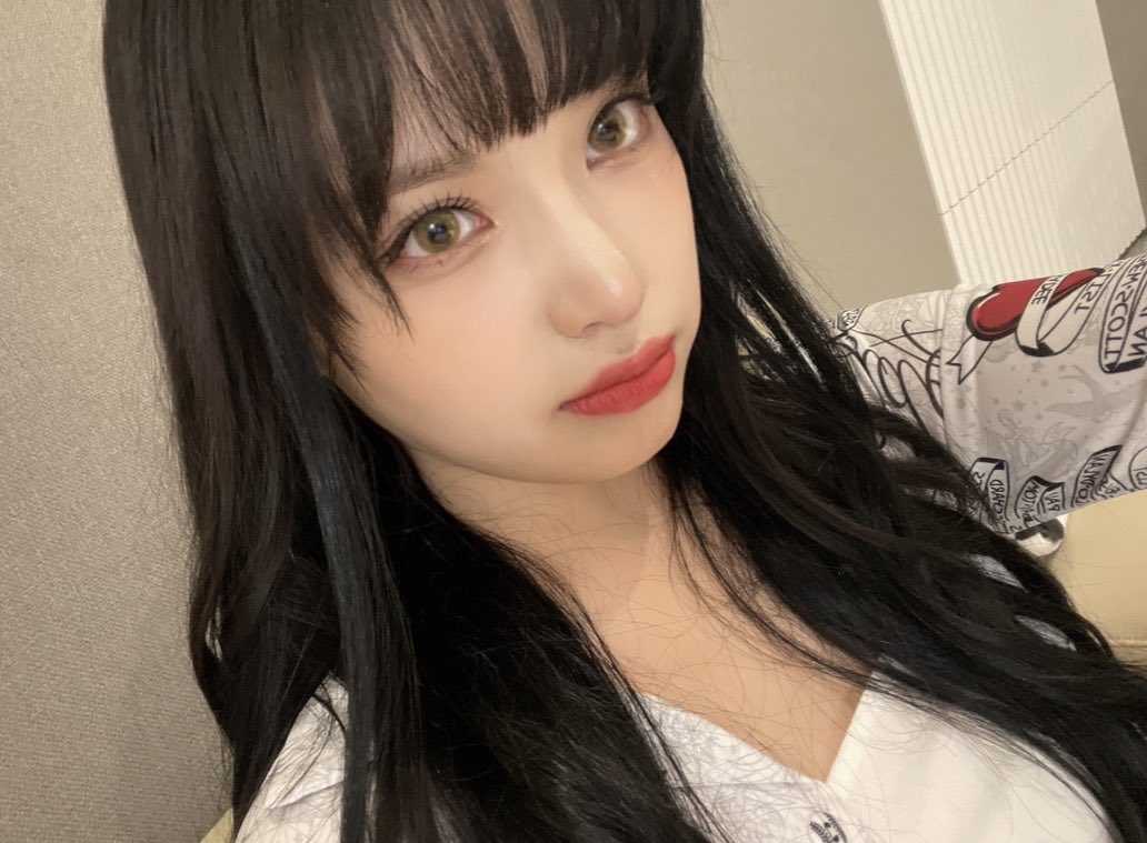 ADYA_official's tweet photo. [#채은]
드디어 내일은 내가 좋아하는 일요일 🕶️🫶🏻🖤🐈‍⬛🖤
#ADYA #에이디야 #CHAEEUN https://t.co/IdvTrZzLBf
