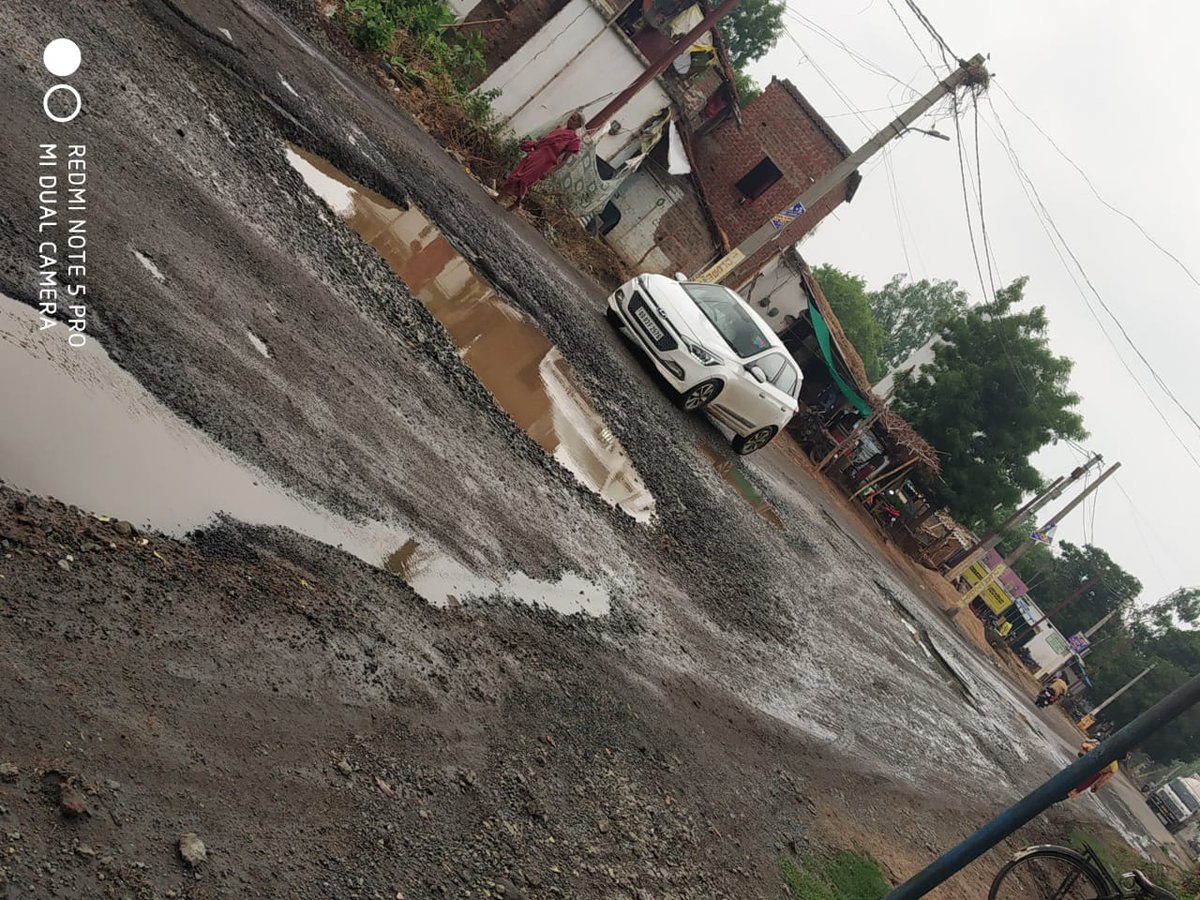 UmeshBisi's tweet photo. Very dangerous situation
#NH_26 #Bolangir_Bargarh Road.
Kindly look into this matter and repair this dangerous road as soon as possible.
@NHAI_Official @RtoBolangir @CTOdisha @STAOdisha @CMO_Odisha @PradeepJenaIAS @MoSarkar5T @Naveen_Odisha https://t.co/0xcA1kU7v9