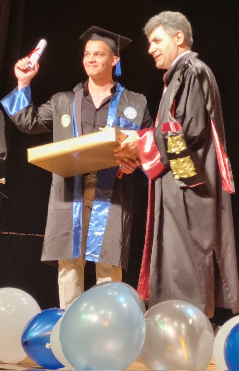 Su Bilimleri Fakültesi 2023 mezunlarını uğurladık. Dönem birincisi olarak mezun olan Mustafa Kemal Meydan'ın başarısını biraz da gözlerim yaşararak, gururla izledim. 
Nice büyük başarılar diliyorum Mustafa Kemal. İsmine her zaman layık olacağından eminim.