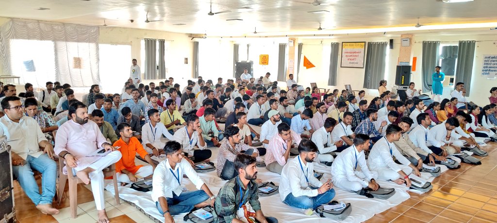 ABVPRaj's tweet photo. अभाविप जोधपुर प्रांत का चार दिवसीय 'प्रांत अभ्यास वर्ग' राष्ट्रीय सह-संगठन मंत्री श्री प्रफुल्ल आकांत, श्री एस. बालकृष्ण एवं उत्त��-पश्चिम क्षेत्र के क्षेत्रीय संगठन मंत्री श्री अश्वनी शर्मा की उपस्थिति में जुबिन नर्सिंग काॅलेज श्रीगंगानगर में संपन्न हुआ। https://t.co/LAwyDpWo9Q