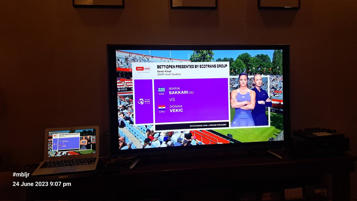 MarioBLibunaoJr's tweet photo. Berlin women's tennis 2023 semifinals between Sakkari and Vekic. Vekic defeated Rybakina, my favourite, in the first round. https://t.co/c9v4IDhLxZ