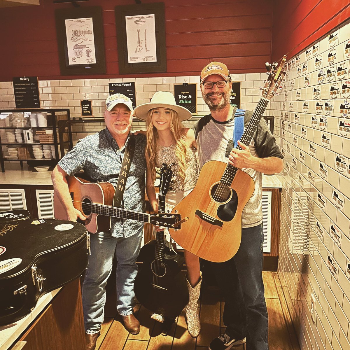 A great night at the <a href="/CommodoreGrille/">Commodore Grille</a> with my favorite co writers <a href="/ScottBarrier/">Scott Barrier</a> and Dave Lenahan.  It’s interesting, how I subconsciously gravitate towards people with A Martin
<a href="/MartinGuitar/">Martin Guitar</a> #martinguitar #brooklynsummercountry #commodoregrillnash