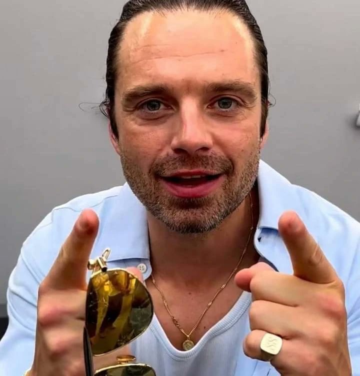 #SebastianStan 💙