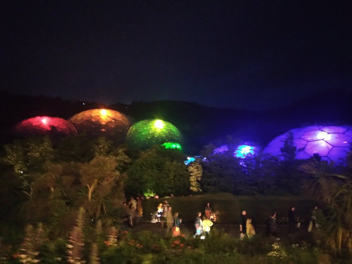 StableOld's tweet photo. A great time last night @EdenProject watching @jackjohnson. We've started buying experiences for our children as Christmas presents. This was the boys' present from last xmas. Means they have to have some serious patience to wait, but worth it in the end. Awesome show!! https://t.co/UzcA0t6I1V