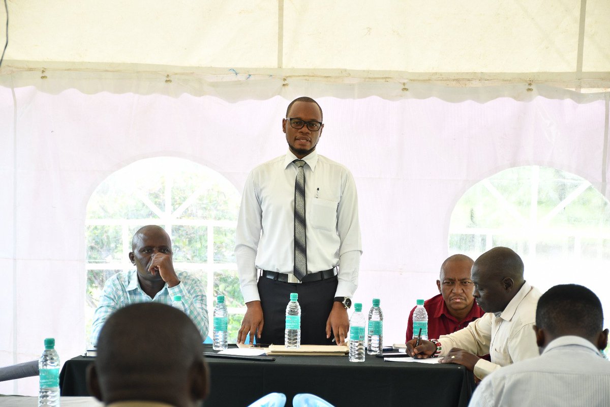 DidahSwaibz's tweet photo. The Mpeketoni Court Users Committee (CUC) attended its inaugural Prison visit at Hindi GK Prison in Lamu county to deliberate on combating violent extremism,the inmates were sensitized on their rights,court procedures and a medical camp.
#theymattertoo
#Pself https://t.co/8j1Y5mDfII