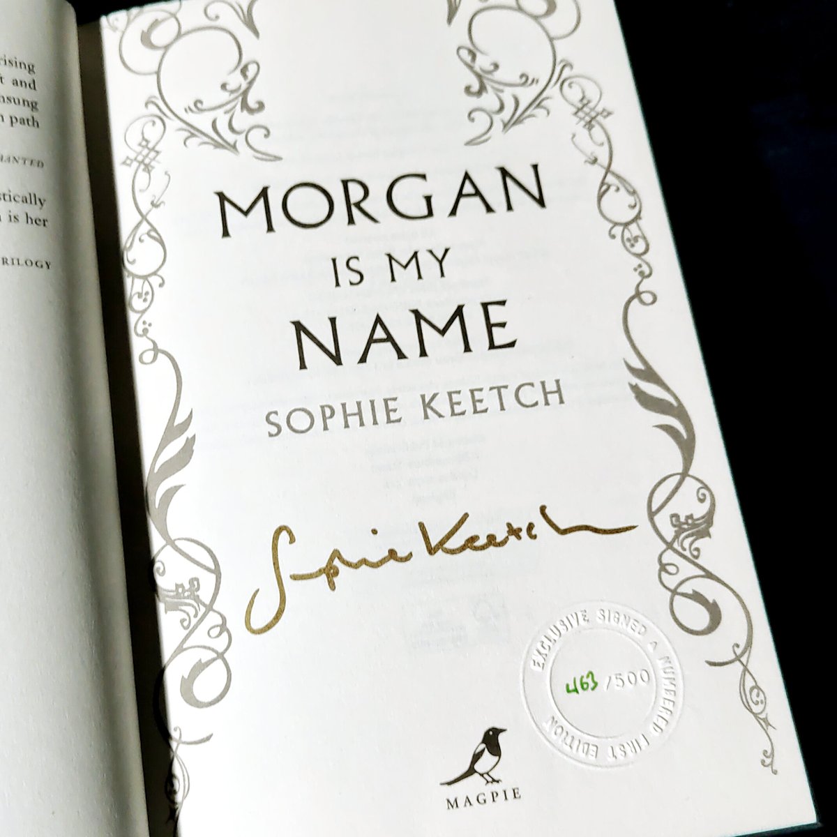 #NewSwag
#MorganIsMyName by @SophKWrites
@GoldsboroBooks exclusive signed & numbered limited #FirstEdition #Hardcover with green spayed edges

#BookMail #MagpieBooks #OneWorldPublications @oneworldpublications #HistoricalFiction #MorganLeFay