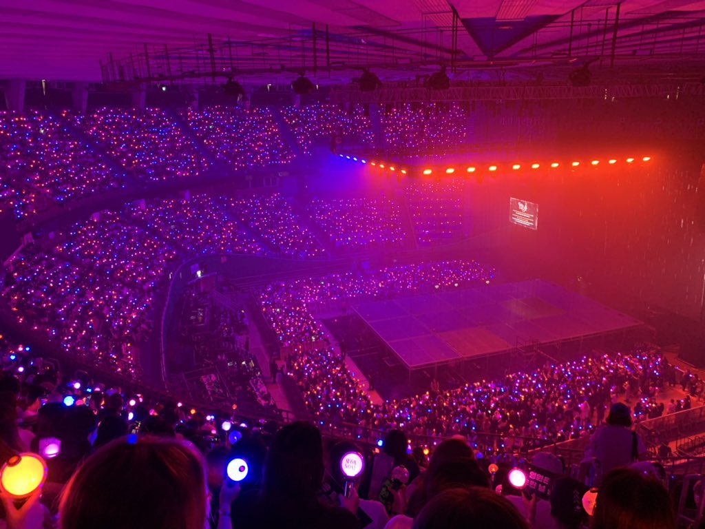 MINSUGAHQ's tweet photo. Full house

#AgustD_SUGA_Tour_in_Seoul https://t.co/VI6yhlB5DQ