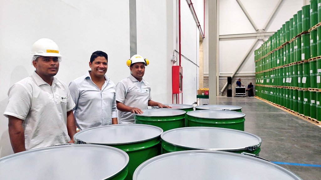 MalamboAlcaldia's tweet photo. Alcalde @rumeniggemonsal asistió a Inauguración de la Planta procesadora de frutas #Nutrium en #Malambo, empresa que iniciará exportación a nivel mundial.
De 150 empleos directos que genera esta compañía, el 80% corresponde a mano de obra malambera.
#MásEmpleo #MásDesarrollo https://t.co/NJEDhVGTw2