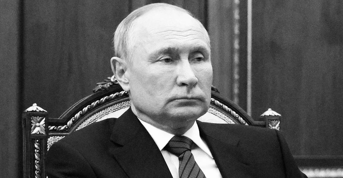 As Vladimir Putin’s bluster catches up with him, he now faces a movement that embodies the true values of modern Russia: cynicism, brutality, and self-interest,  @AnneApplebaum writes theatlantic.com/international/…