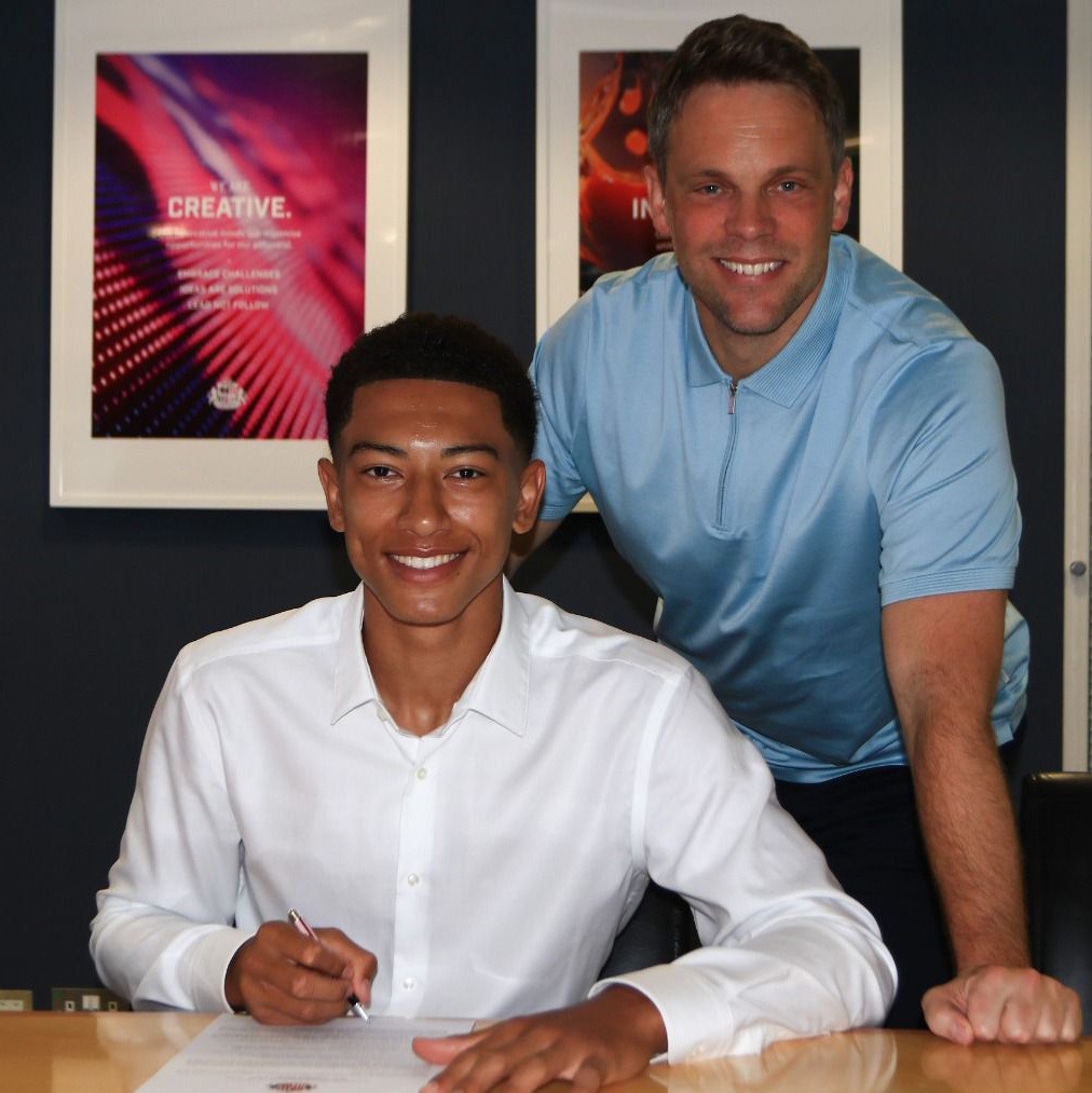 😁🖊️

#SAFC | @J_Bellingham