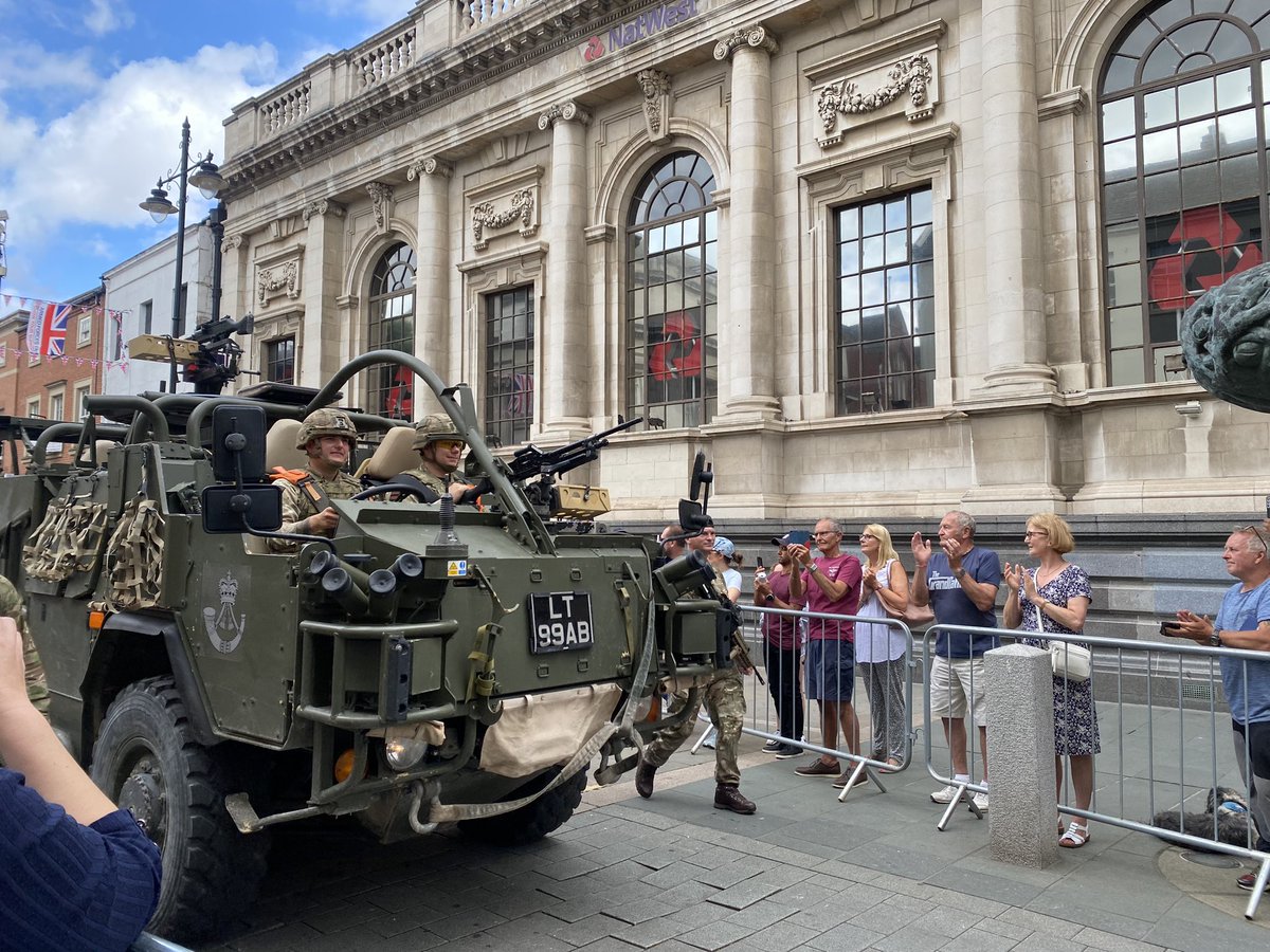 MyDoncaster's tweet image. The parade was the perfect start to our Armed Forces Day celebrations in the city centre🇬🇧

Why not follow the festivities down to Elmfield Park- with a performance Band of the Coldstream Guards and a whole host of other entertainment happening till 6pm!

#armedforcesday2023