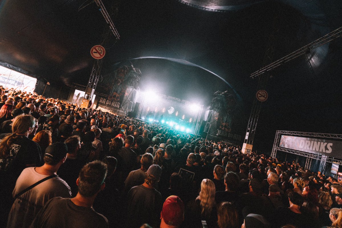Sleep_Token's tweet photo. Sacred moments in time, captured at @JERAONAIR by @Adamrosssi 

Tonight, @FullForceGER shall gather in Worship. https://t.co/eQl9iBteZ8