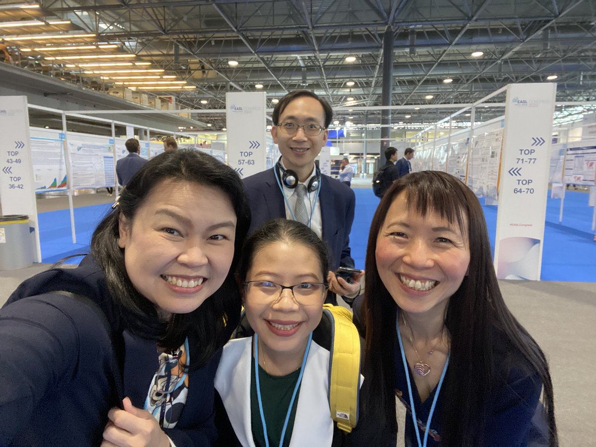 I finally have a photo with you 🥰 @wonglaihung & @VWSWong. Thanks for the collaboration: past, present, and surely in the future 🤗 #EASLCongress #EASL2023.
PS. Don’t for get to check out our posters at SAT-413 & SAT-503 today.