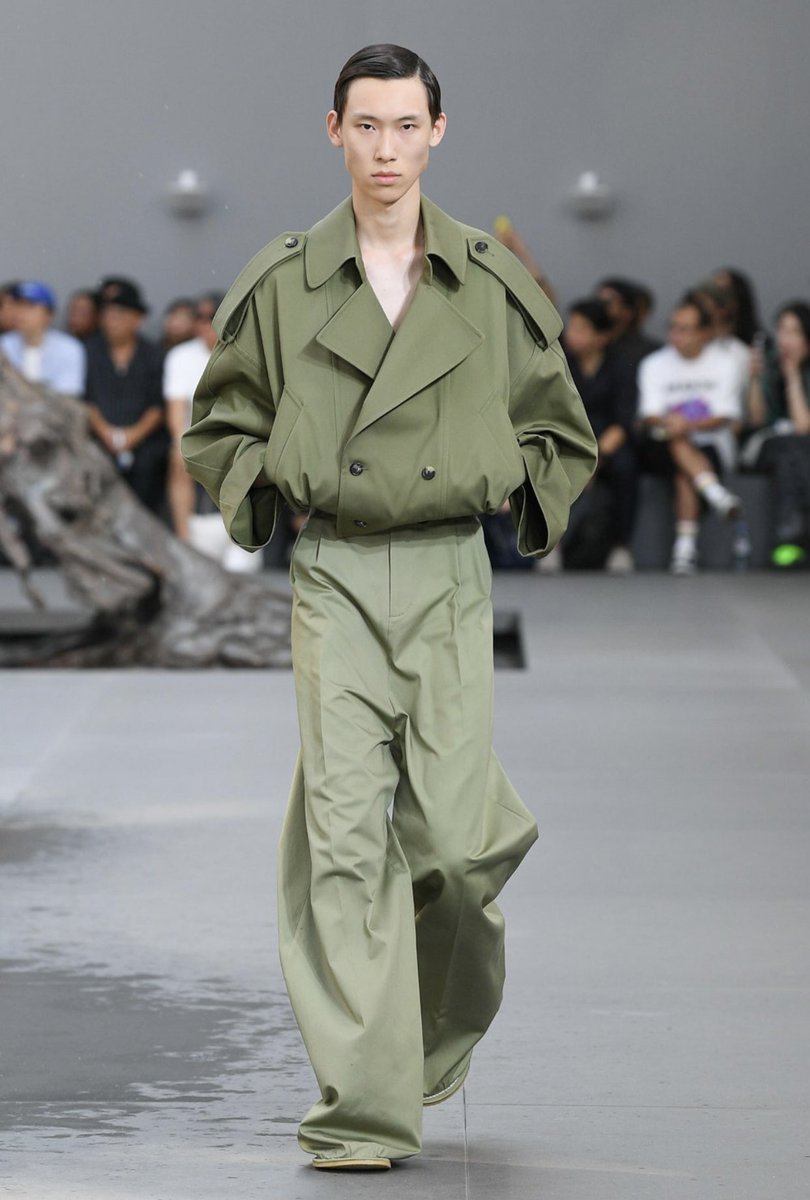 gigiwritesss's tweet photo. LOEWE ss 2024 https://t.co/CMVOfCQfGy