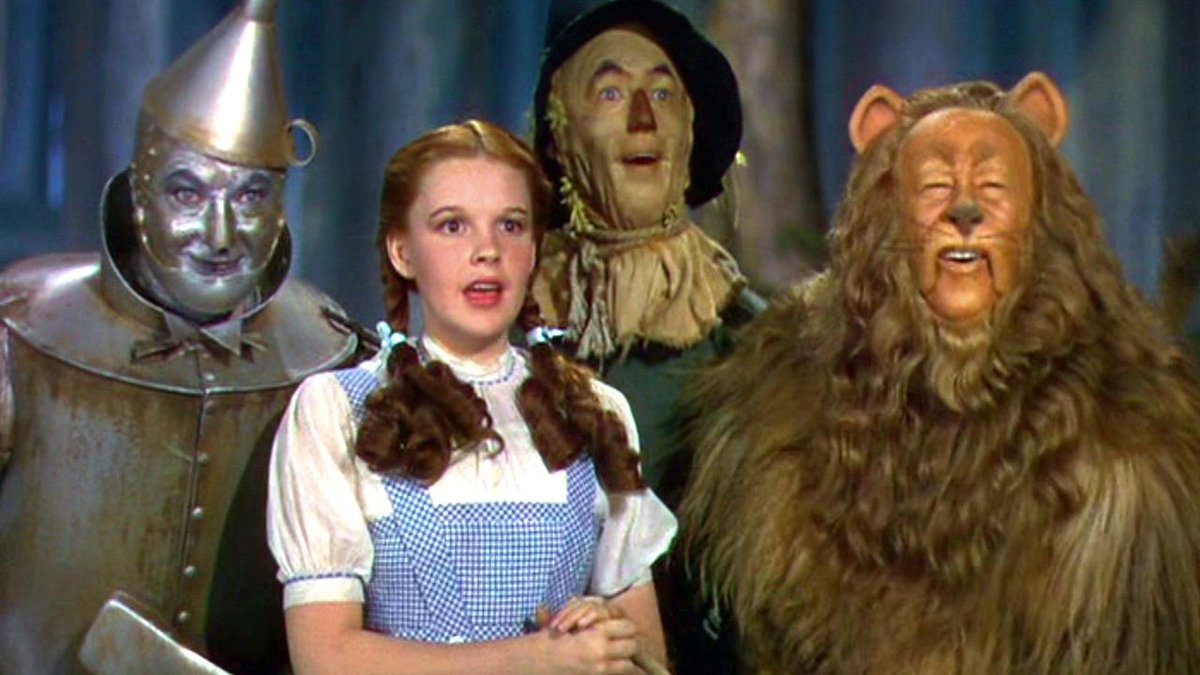 Follow the yellow brick road to @EssentialEdin's #SquareCinema in St Andrew Sq for The Wizard of Oz! It's FREE, no tickets are required and starts in 1 hour! See the full programme of films: squarecinema.co.uk